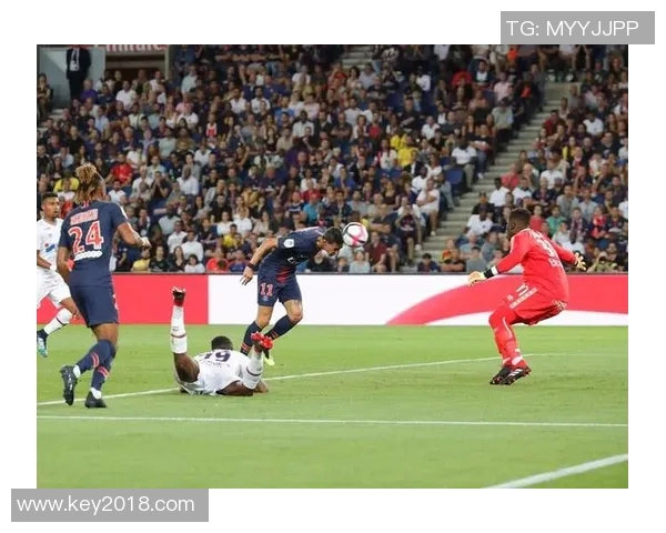 巴黎足球对阵卡昂的精彩对决揭示了法甲联赛的激烈竞争与球队实力的较量